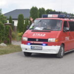 wóz strażacki na drodze