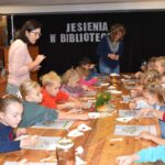 W czwartkowy ranek Gminna Biblioteka Publiczna przyjęła dwie grupy uczniów ze Szkoły Podstawowej im. Marii Kownackiej z Mlęcina.