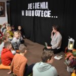 W czwartkowy ranek Gminna Biblioteka Publiczna przyjęła dwie grupy uczniów ze Szkoły Podstawowej im. Marii Kownackiej z Mlęcina.