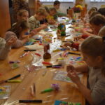 W czwartkowy ranek Gminna Biblioteka Publiczna przyjęła dwie grupy uczniów ze Szkoły Podstawowej im. Marii Kownackiej z Mlęcina.