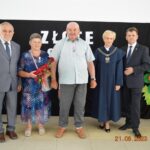 Dwoch mezczyzn i dwie kobiety