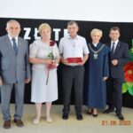 Dwoch mezczyzn i dwie kobiety