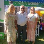 mezczyna i dwie kobiety