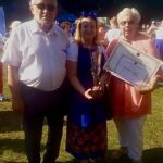 mezczyzna i dwie kobiety