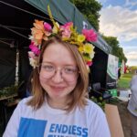 dziewczyna wianek kwiaty