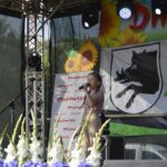 dziewczynka mikrofon