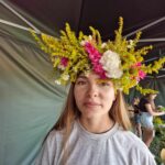 dziewczyna wianek kwiaty