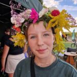 dziewczyna wianek kwiaty