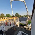 budowe wnetrze metalowe stemple wsporniki strop