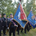 strażacy trawa niebo