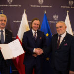 1W0C9534 mezczyzna podanie reki