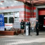 EduIPOD4 W poniedziałkowe popołudnie w Gminnym Ośrodku Kultury i Bibliotece zebrały się panie by wziąć udział w warsztatach pt. „Jesienny bukiet z liści”. W miłym towarzystwie uczestniczki doskonaliły swoje umiejętności w pracy z liśćmi i darami natury, z których powstały barwne bukiety i przepiękne dekoracje jesienne. Panie uznały że to był prawdziwy relaks, którego tak często nam brakuje.