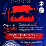 Plakat ogłasza Noc Muzeum 29 maja 2026 z motywem pieczonego prosiaka na ogniu. Tło ciemnoniebieskie z wizerunkiem dzika i muzeum. Event zaczyna się o 20:30, promuje tradycje i wspól
