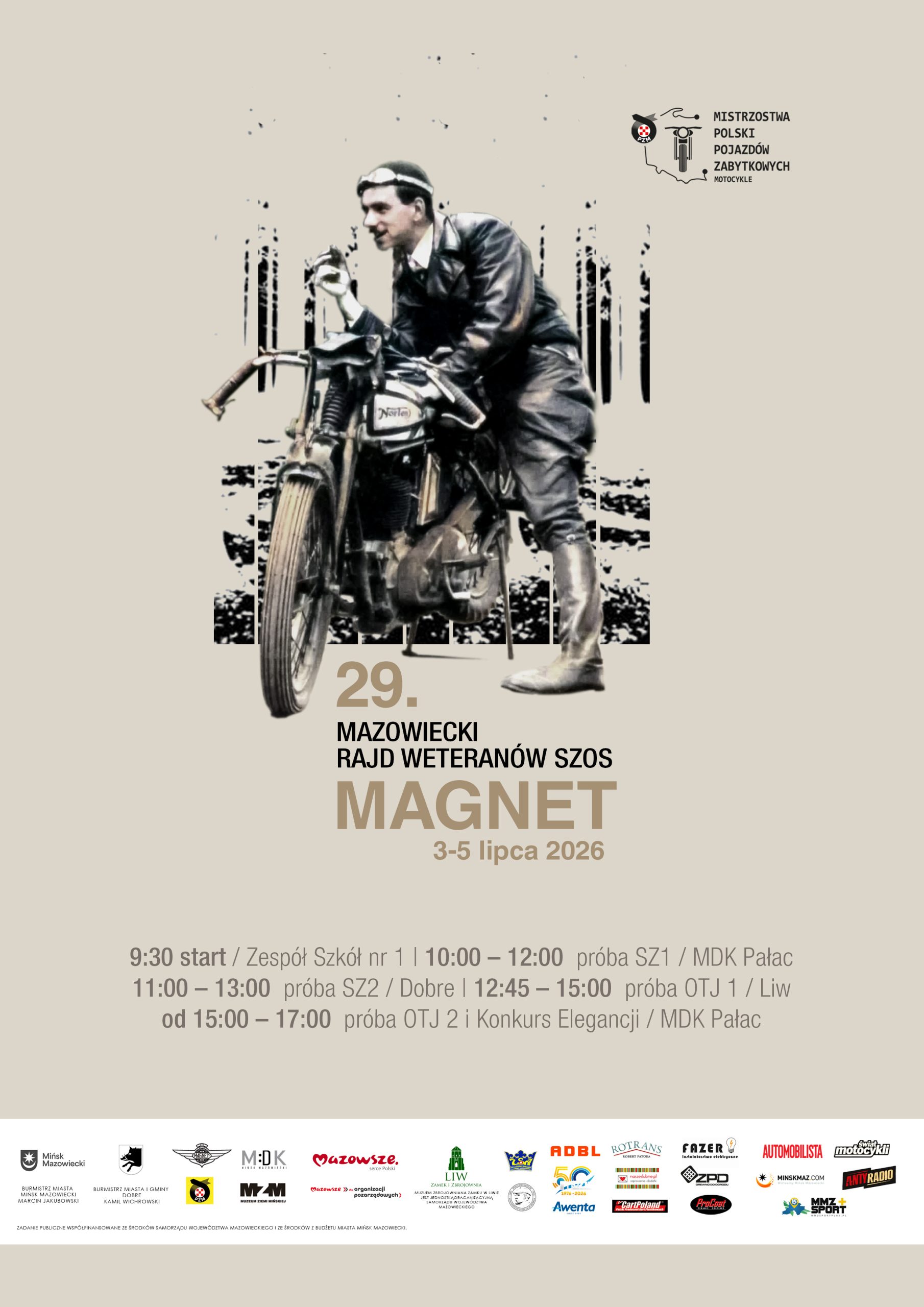 Czarno-biały plakat z motocyklistą na motorze Norton. Tekst informuje o 29. Mazowieckim Rajdzie w lipcu 2026. Tło beżowe, z logami sponsorów w dolnej części.